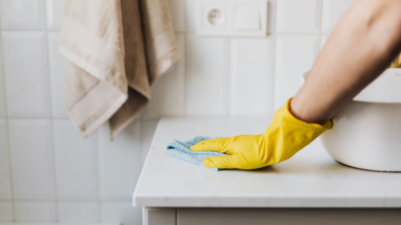 9 Essential Oil Cleaner Recipes To Clean Your Home (Thumbnail) 9 Essential Oil Cleaner Recipes To Clean Your Home (Thumbnail)