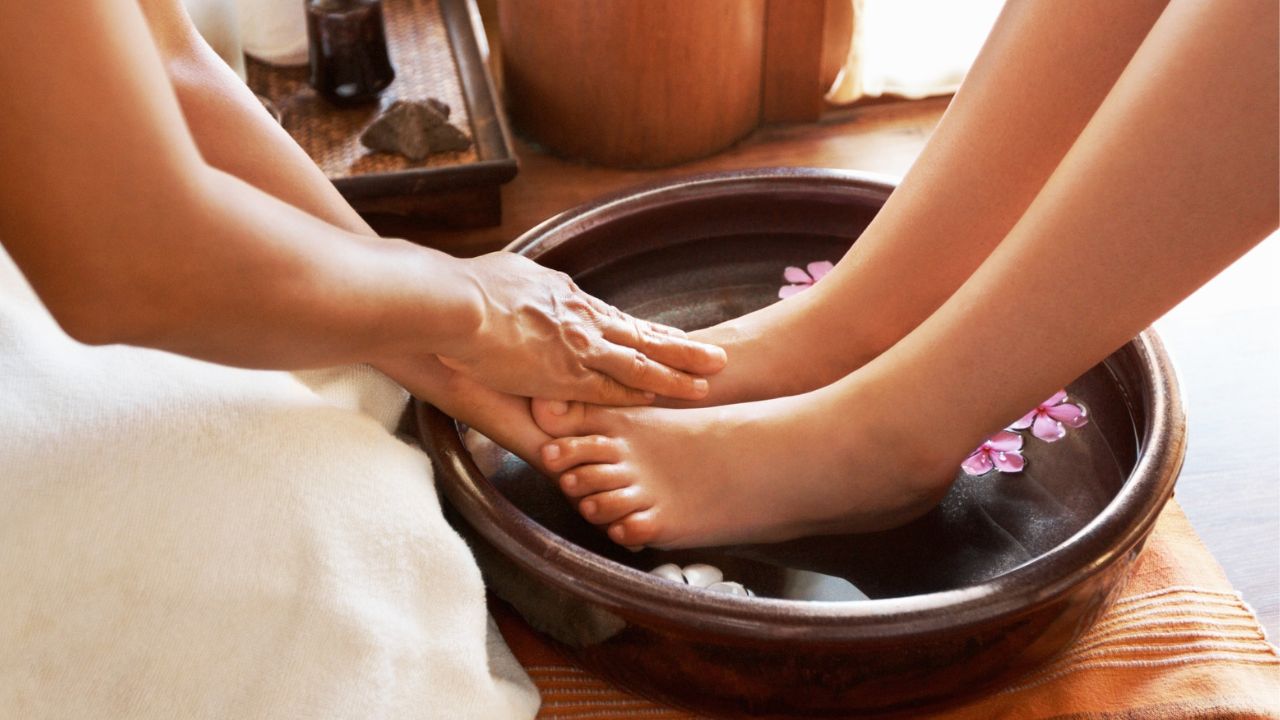 Essential Oils For Feet Pain, Odor, And Other Ailments REVIVE